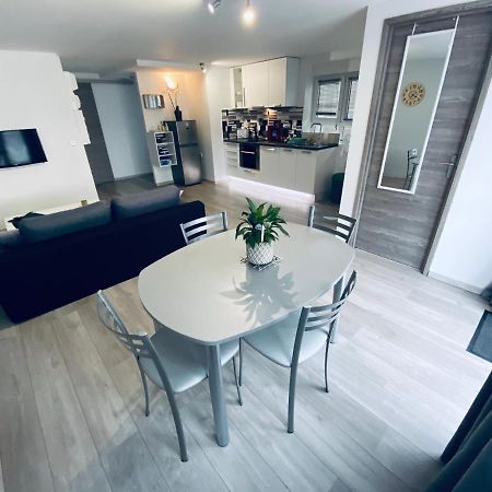 Toul Appartement Entier Avec Parking Prive Au Calme Cosy A Etage Avec Balcon Exterior photo